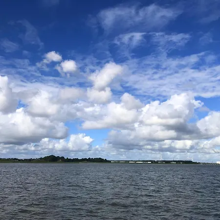 Tief 10 Abendsonne Mit Internet 508 Appartement